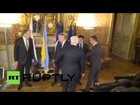 لافروف يؤكّد لنظيره الأوكراني أن لا مفر من الوقوف إلى جانبه