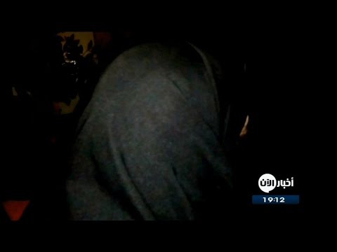 شاهد ما الذي يفعله مرتزقة الحواجز بفتيات دمشق