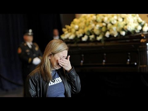 شاهد الأميركيون يلقون نظرة أخيرة على جثمان نانسي ريغان