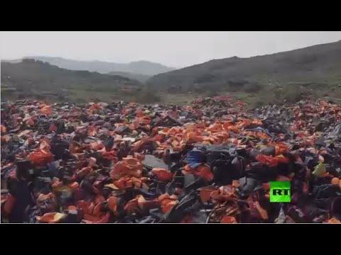 شاهد مقبرة السترات أحلام مرمية وذاكرة الآلام