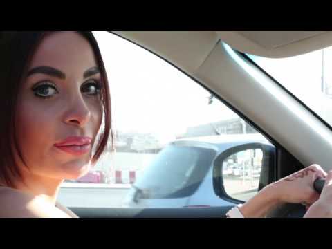 بالفيديو دومينيك حوراني تجري عملية جراحية أمام الكاميرات