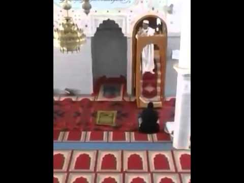 شاهد صلاة الجمعة بدون مصلين في الرشيدية