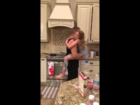 قصة حب بين أب وابنته تتلخص في “رقصة”