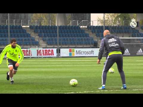 بالفيديو  زيدان يحرص على تدريب لاعبي ريال مدريد على التسديد