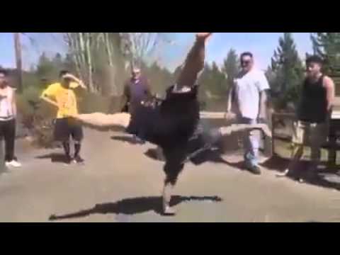 بالفيديو زعيم كوريا الشمالية يجري حركات بهلوانية صادمة