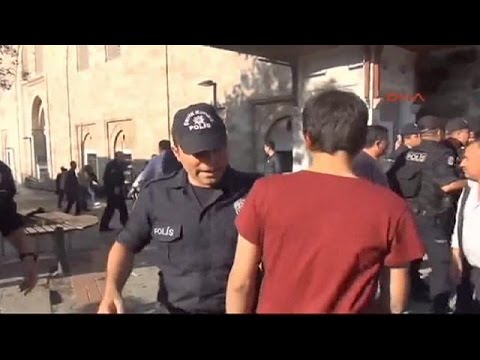 بالفيديو اعتقال خمسة عشر شخصًا في إطار التحقيقات في هجوم بورصة