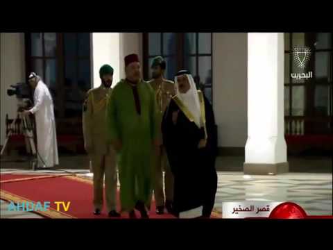 شاهد ورقة بيضاء في جيب الملك محمد السادس في البحرين
