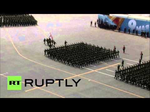 شاهد بروفة للعرض العسكري في الساحة الحمراء