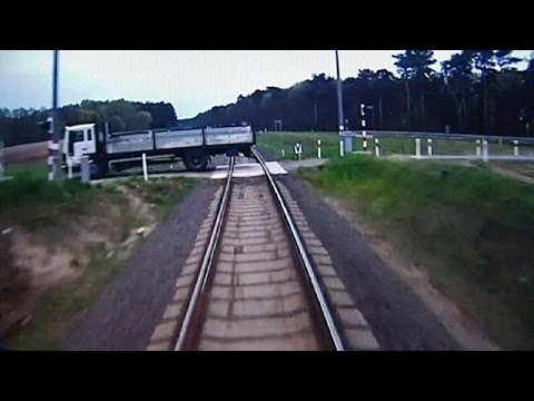 شاهد كيف حمت فطنة سائق قطار الركاب