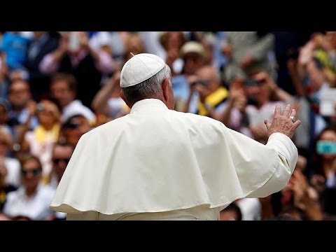 فيديو البابا فرنسيس يفتح الباب لرسم النساء بصفة شماس