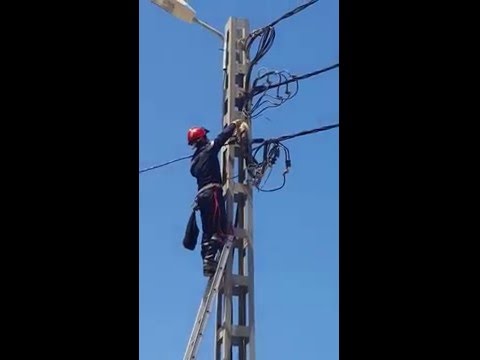 شاهد لحظة إنقاذ الدفاع المدني لقطة