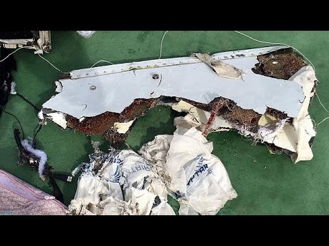 بالفيديو دلائل لوقوع انفجار على متن الطائرة المصرية المنكوبة