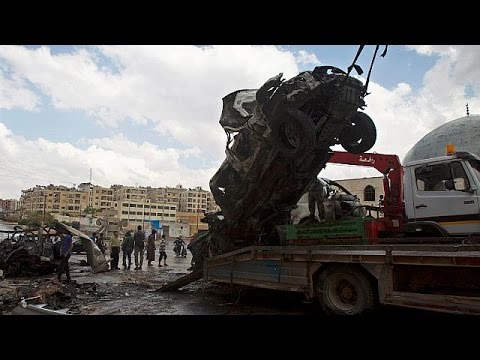 قتل وجرح خمسين شخصًا في انفجار سيارة مفخخة في مدينة إدلب