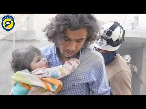 بالفيديو شاهد المساعدات الغذائية تصل برا إلى ثلاث مدن محاصرة في سورية