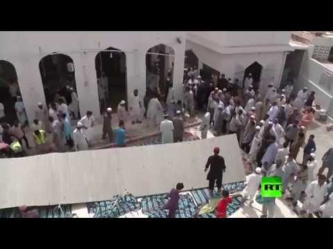 شاهد مقتل 4 أشخاص وإصابة 15 بانهيار مسجد في باكستان