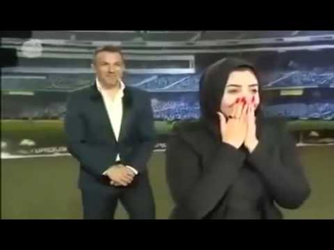 بالفيديو فتاة تعانق نجم إيطاليا دل بييرو