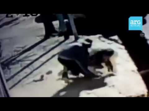 بالفيديو أرجنتينية تقاتل من أجل إنقاذ رضيعتها