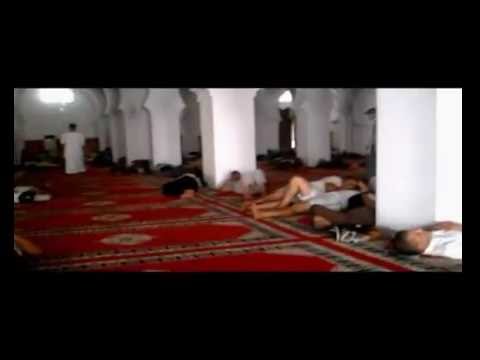 بالفيديو ظاهرة خطيرة و مشهد غير عادي في جامع القرويين في فاس