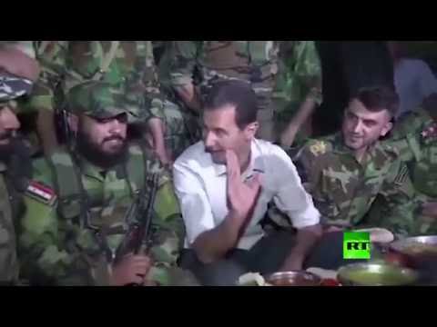الأسد يتناول الإفطار مع الجنود بمطار مرج السلطان