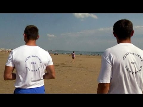 فرنسا تسمح لعناصر حراس أمن الشواطئ بحمل السلاح