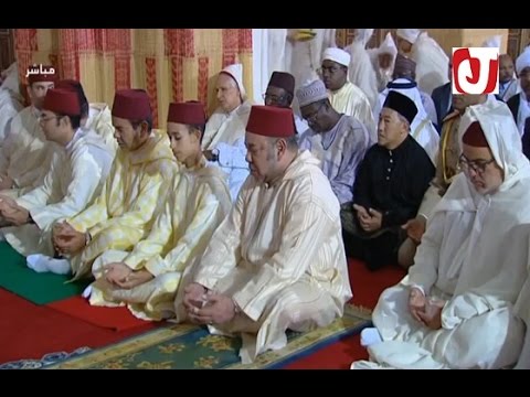عبدالإله بنكيران يغادر مكانه قرب الملك في صلاة العيد