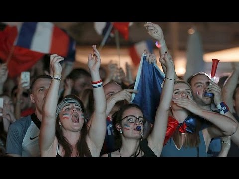 بالفيديو الفرحة تعم شوارع فرنسا بعد فوز منتخبها أمام المانيا