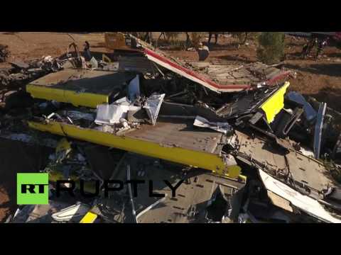 صور مخيفة من مكان تصادم قطارين في إيطاليا