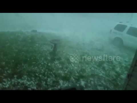 السماء تمطر ثلوج فى حجم كرات الجولف بولاية داكوتا الأمريكية