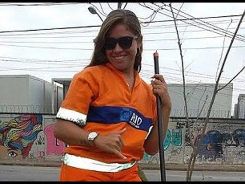 شاهد عاملة النظافة الفاتنة التي تحولت إلى عارضة أزياء