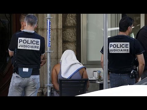 بالفيديو وزير الداخلية الفرنسي برنار كازنوف يؤكّد أن منفذ هجوم نيس حديث التطرف