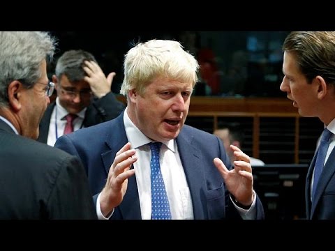 شاهد بوريس جونسون يؤكد أن الخروج من اليورو لا يعني مغادرة أوروبا