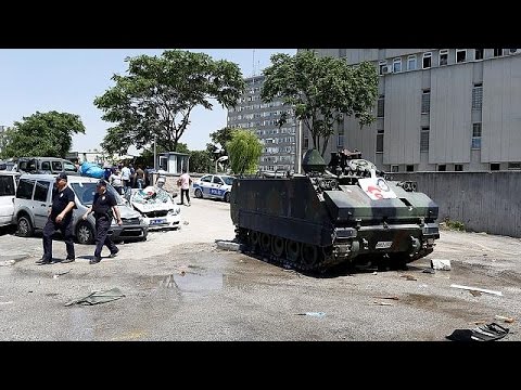 شاهد ارتفاع عدد المعتقلين إلى 9 ألاف شخص في تركيا