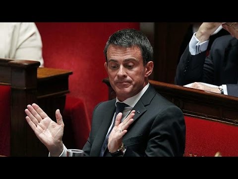 تبني قانون العمل الجديد دون تصويت البرلمان في فرنسا