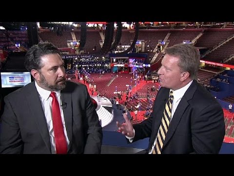 سانشيز يؤكد أن تعيين مايك بنس ليكون نائبًا للرئيس هو تعيين حكيم