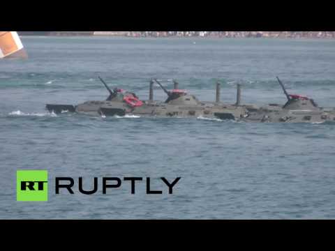 مدينة سيفاستوبول الروسية تشهد عرضًا عسكريًا بمناسبة عيد الأسطول البحري الحربي الروسي