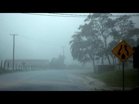 العاصفة إيرل تتحول إلى إعصار قبالة سواحل بليز