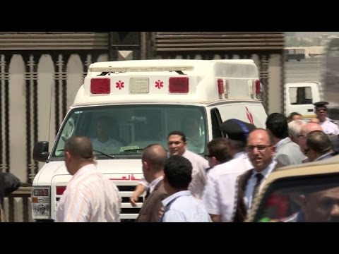 وصول جثمان العالم المصري الاميركي احمد زويل للقاهرة