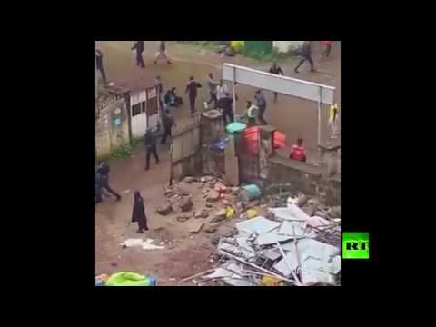 بالفيديو لحظة تعذيب الشرطة الإثيوبية لمتظاهرين