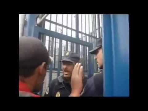 بالفيديو جمركي مغربي يذل شرطي إسباني في مدينة مليلية المحتلة