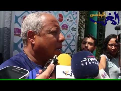 شاهد محمد فاخر يقدم الطاقم التقني  المعاون له في إدارة الرجاء