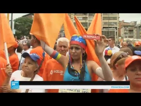 بالفيديو مطالب دولية وشعبية لإعادة الاستفتاء في فنزويلا