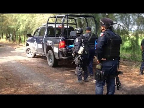 بالفيديو شاهد لجنة حقوقية تتهم الشرطة بقتل 22 مدنيًا في المكسيك