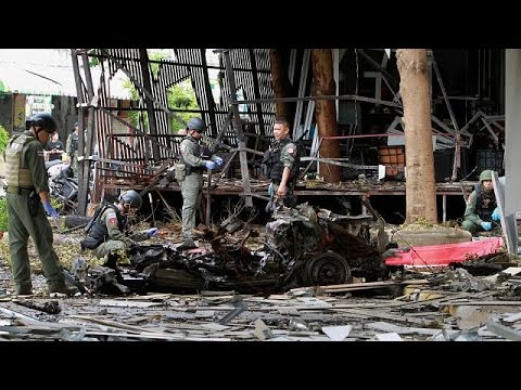 شاهد مقتل شخص واصابة 30 جراء  قنبلتين جنوب تايلاند