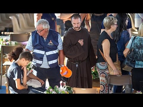 شاهد إيطاليا تنكس الأعلام وتعلن الحداد الوطني