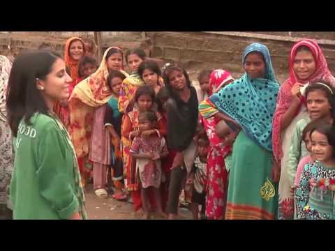 جهود حثيثة لمؤسسة تطوعية في باكستان لإطعام الفقراء