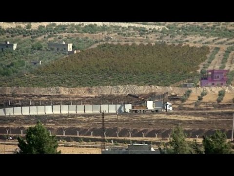 بالفيديو مقاتلون مدعومون من أنقرة يطردون تنظيم داعش من منطقة حدودية