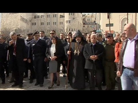 الكنيسة الأرثوذكسية الأرمنية تحتفل بعيد الميلا