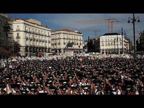 بالفيديو مظاهرة تطالب بحظر تقاليد مصارعة الثيران في مدريد