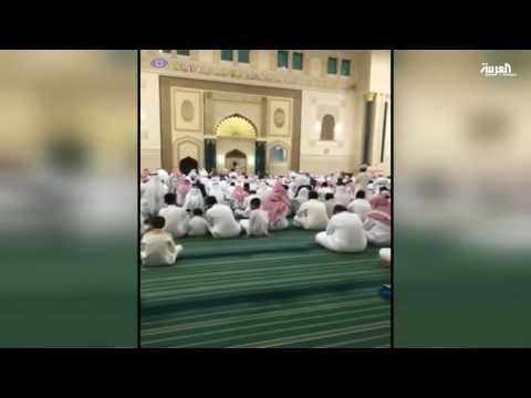 بالفيديو آلاف المصلين يتوجهون إلى المسجد النبوي لصلاة العيد
