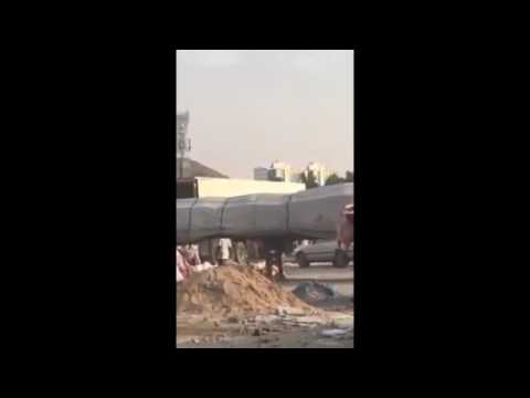 شاهد استيلاء المطاعم على لحوم الأضاحي في مكة بدلاً من توزيعها على الفقراء